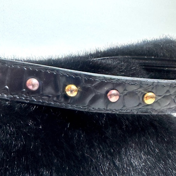 ♦️Tianni Black Faux Fur Medium Handbag with Studs on Handle - Picture 6 of 12